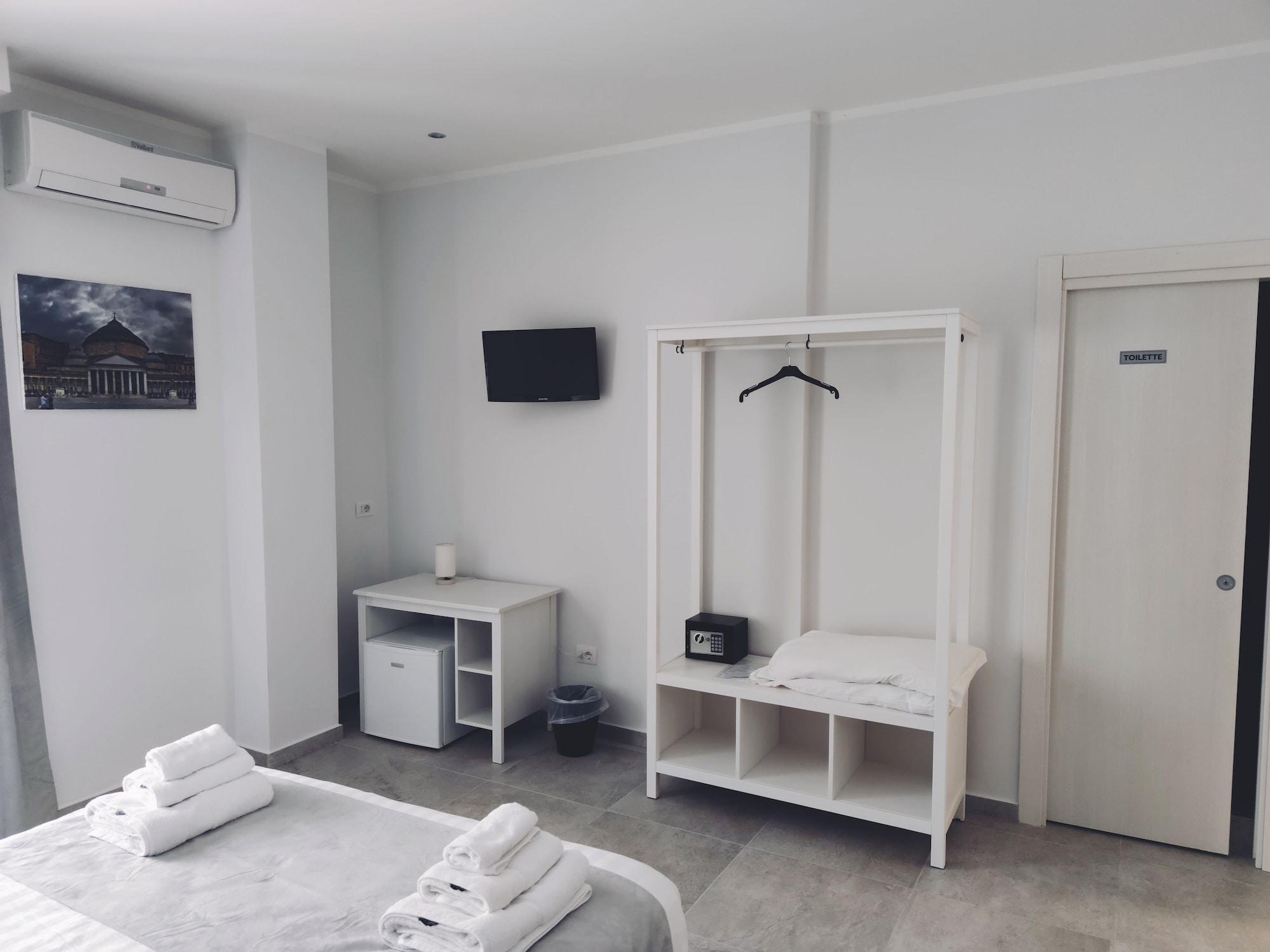 B&B I Borbone Napoli Bagian luar foto