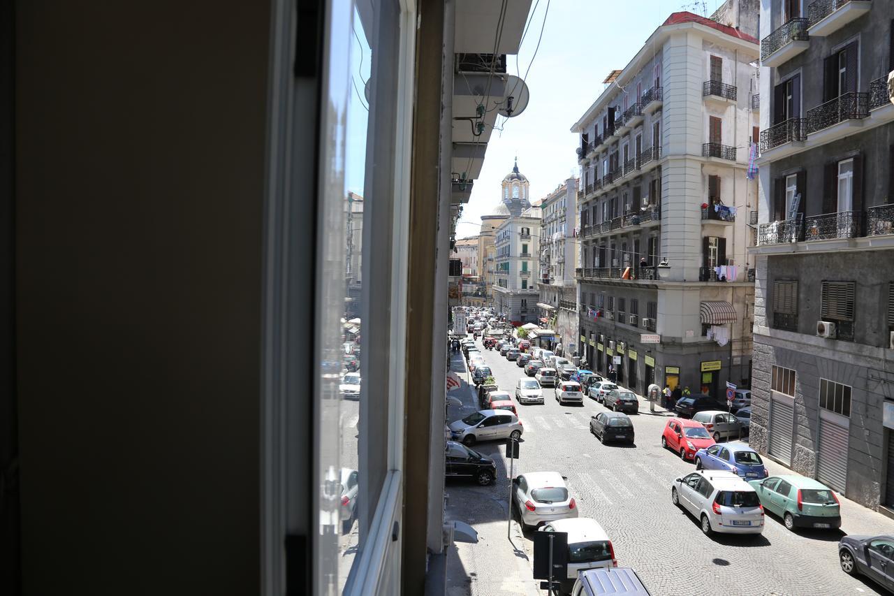 B&B I Borbone Napoli Bagian luar foto